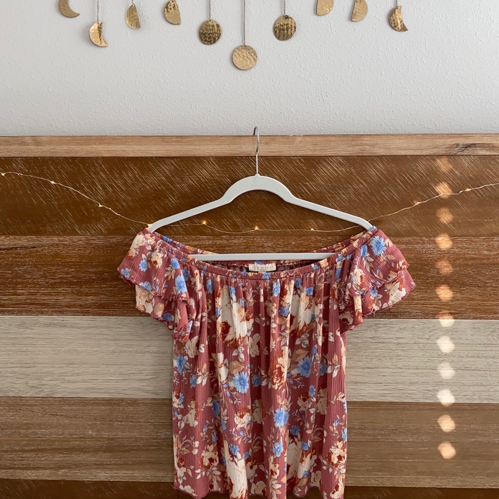 L. A. Hearts floral patterned off the shoulder top